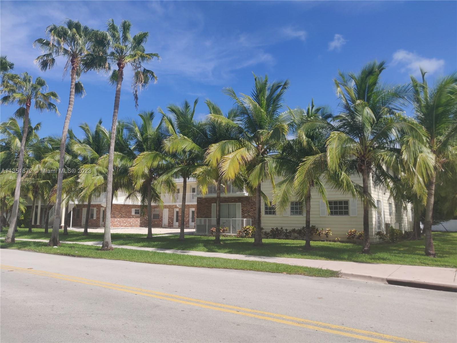 Beatiful 1 bedroom with walking closet+ 1 bathroom unit. Fully furnished. Sofa bed in living room. Excellent location (walking distance to beach, supermarket, restaurants, shopping, community center, park, banks, etc). Gated swimming pool. Assigned parking #28. SHORT TERM AVAILABLE $ 3600 monthly (includes wifi, power and light, hoa, tax). TENANT OCCUPIED UNTIL MARCH 31st​​‌​​​​‌​​‌‌​‌‌‌​​‌‌​‌‌‌​​‌‌​‌‌‌ 2023.