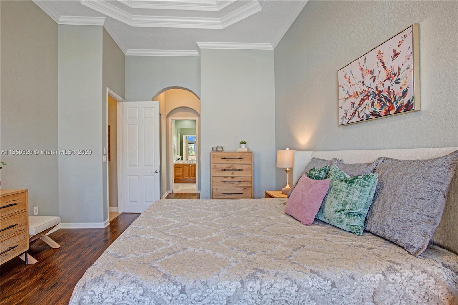 Listing Photo 12