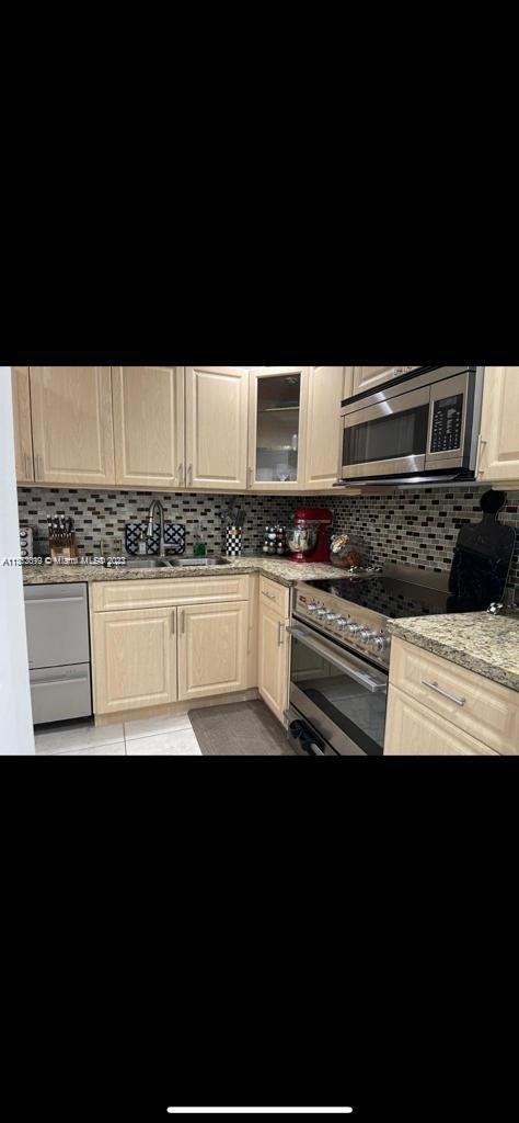 Photo 2 of Vendome Place Condo Apt 414 in Miami Beach - MLS A11352099