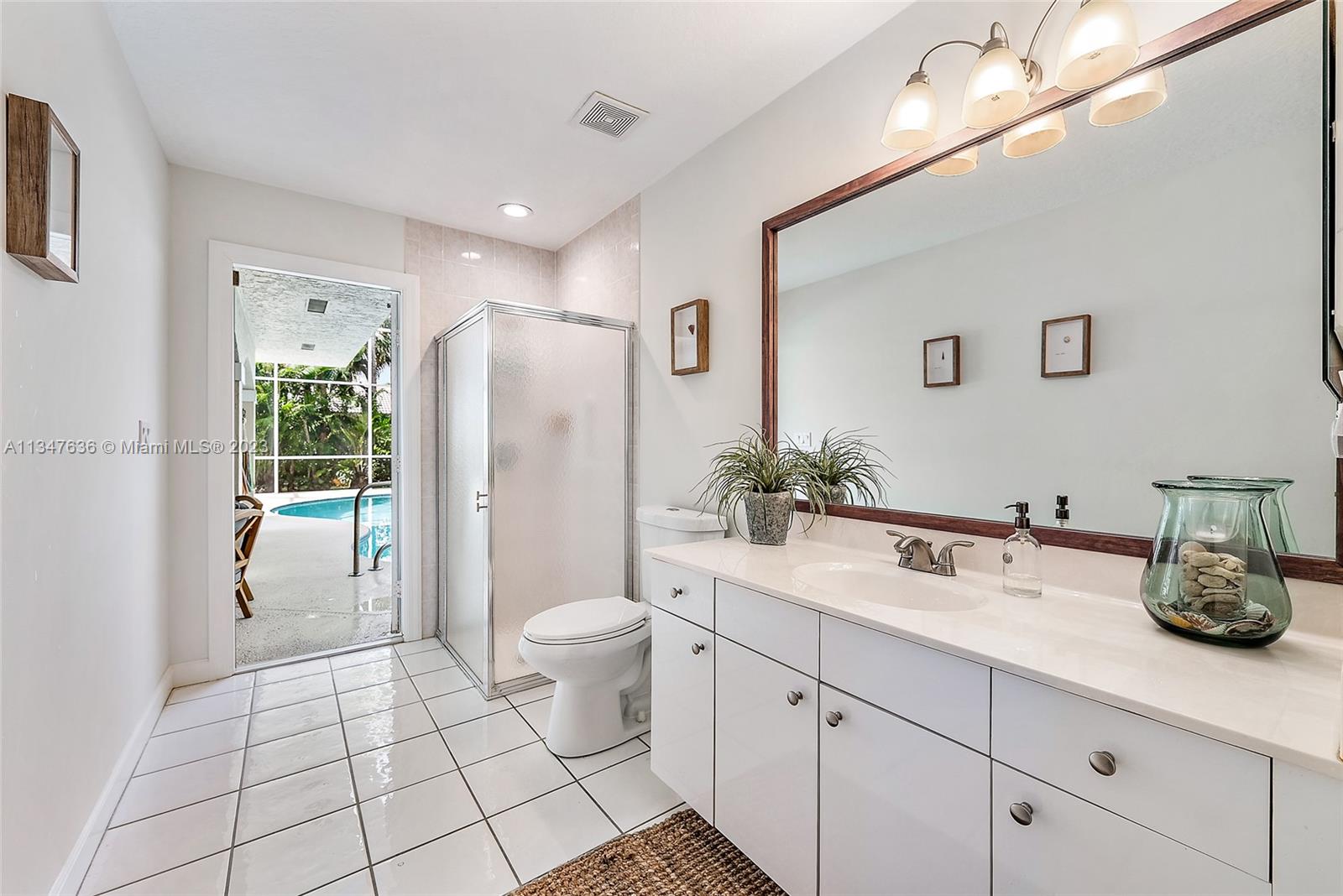 Primary Bathroom with separate tub and shower. Dual sinks vanity.