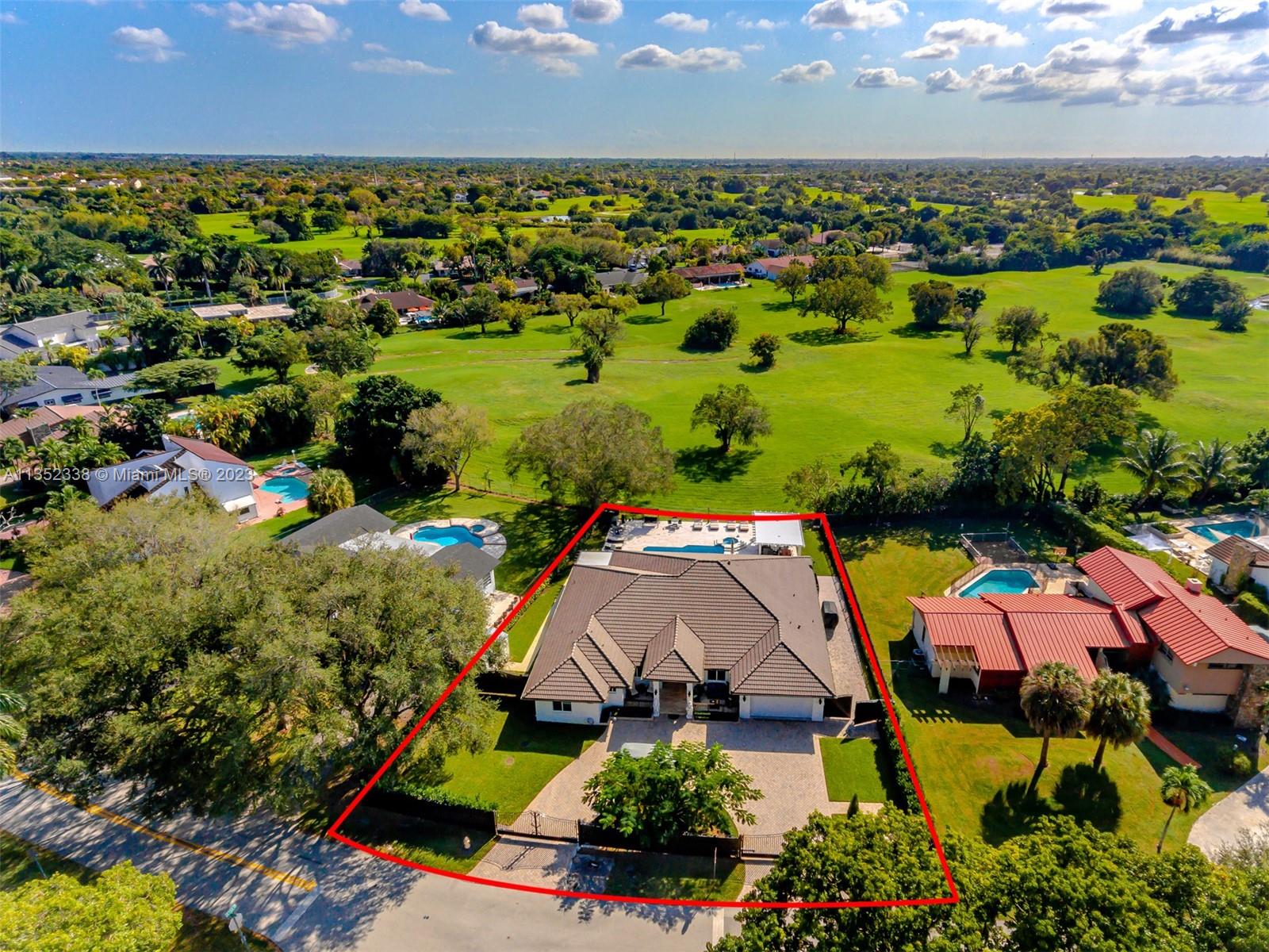 Photo 2 of 13130 Calusa Club Dr in Miami - MLS A11352338