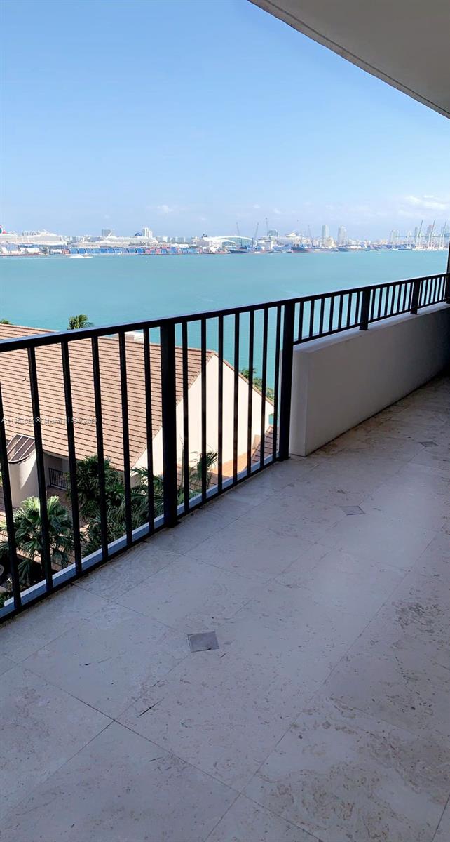 Balcony with travertine floor