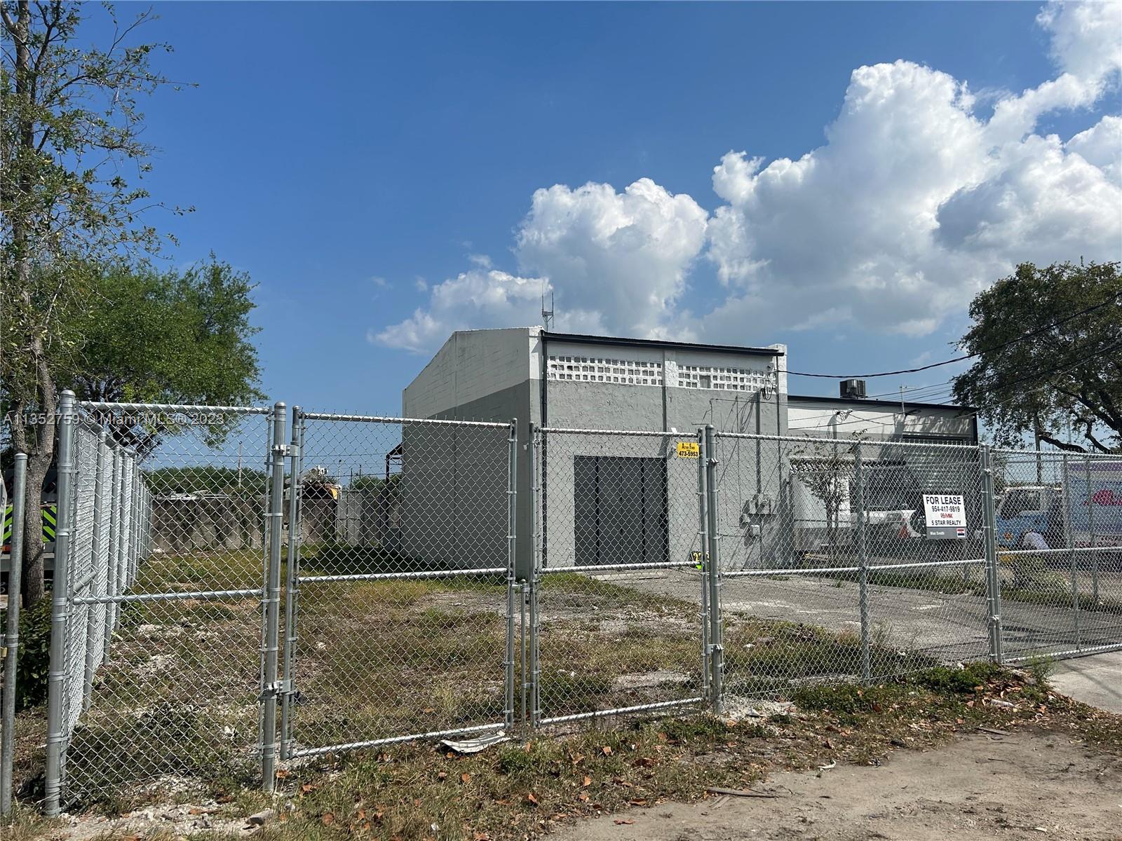 2213 SW 58th Ter, West Park, FL 33023