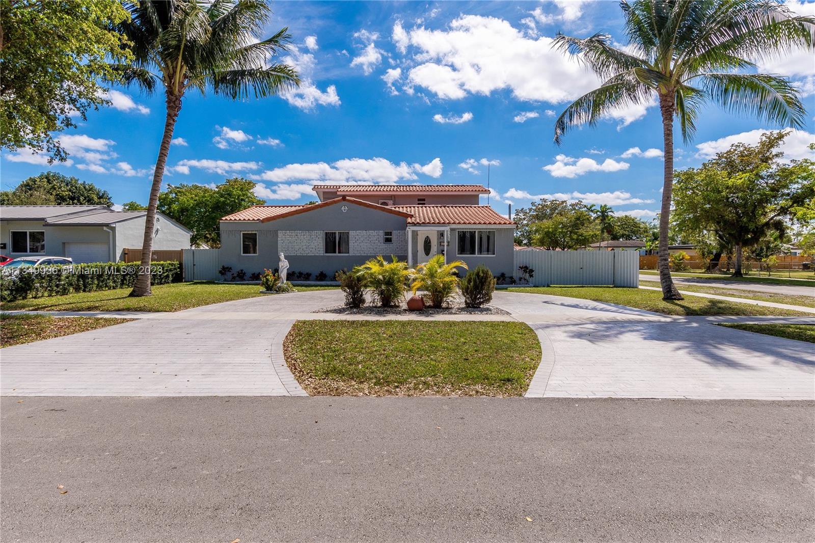 Photo 2 of 970 Plover Ave in Miami Springs - MLS A11349936