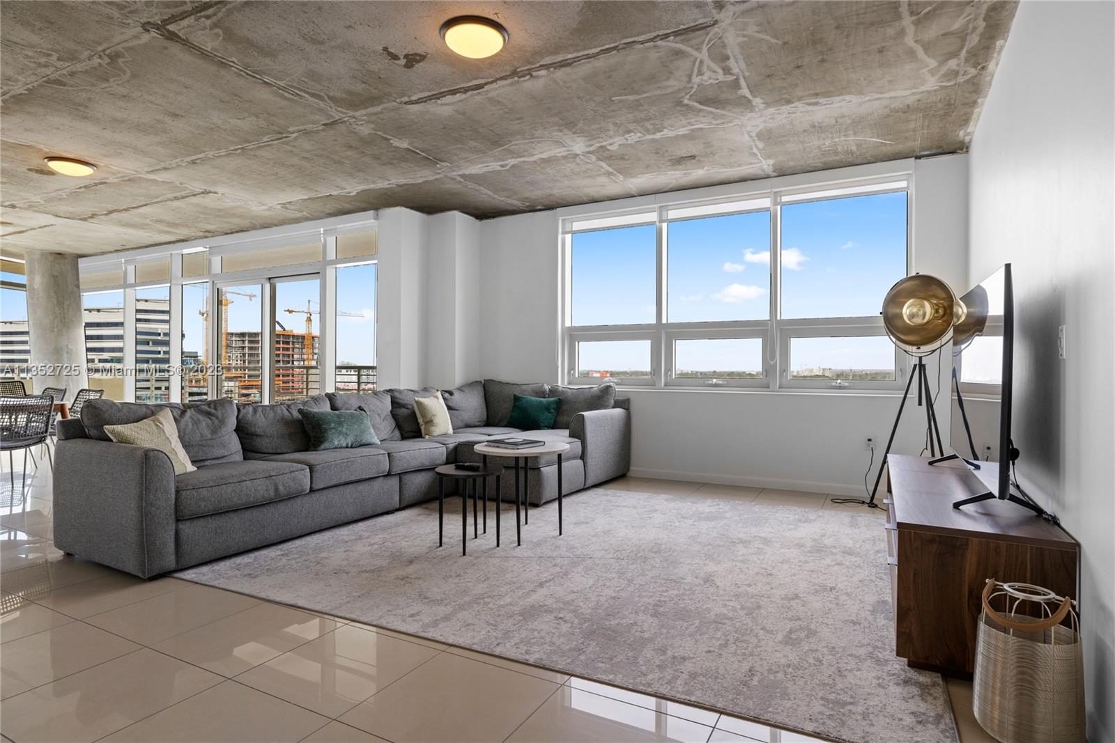 3250 NE 1st Ave 1015, Miami, FL 33137