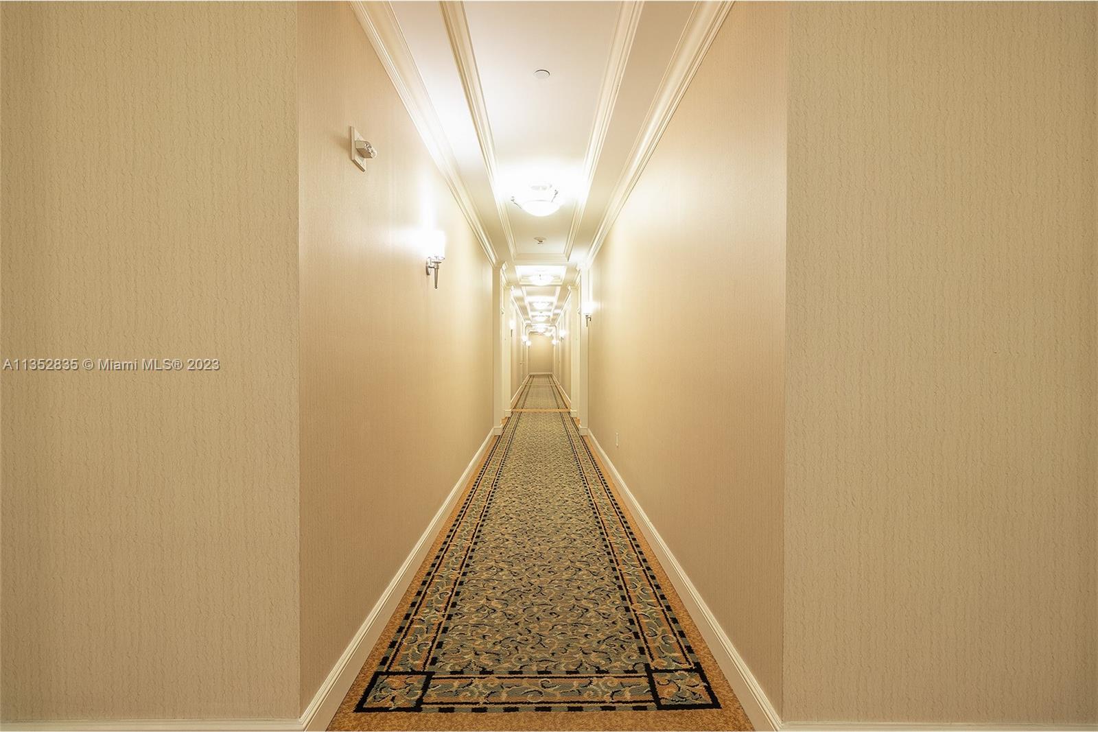 Photo 2 of Turnberry Vlg No Tower Co Apt 403 in Aventura - MLS A11352835