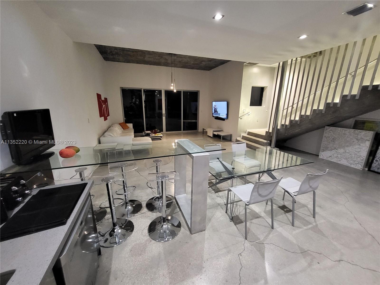 Photo 2 of 2936 27th Ter in Miami - MLS A11352220
