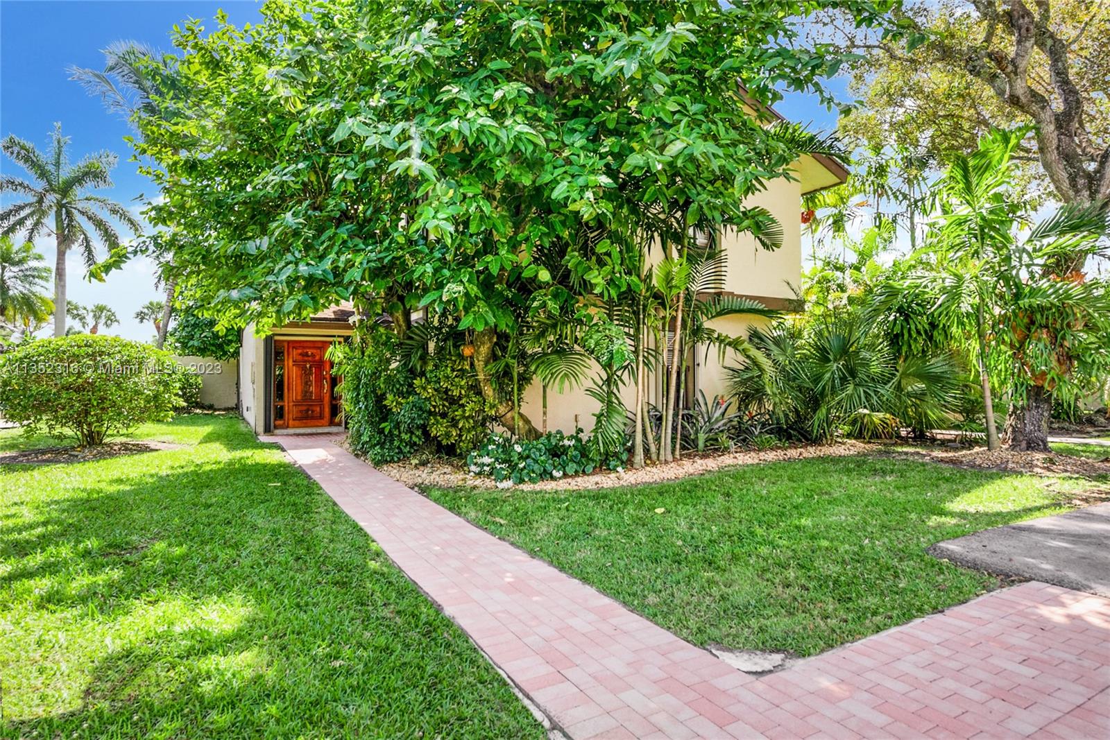 9154 SW 132 Ln  For Sale A11352316, FL