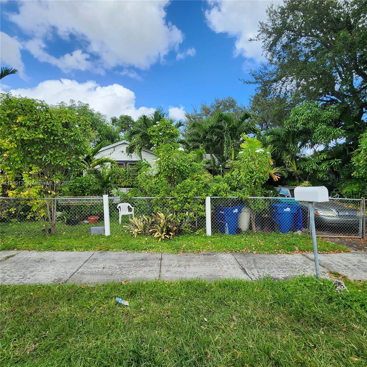 Photo 2 of 3133 60th St in Miami - MLS A11349130