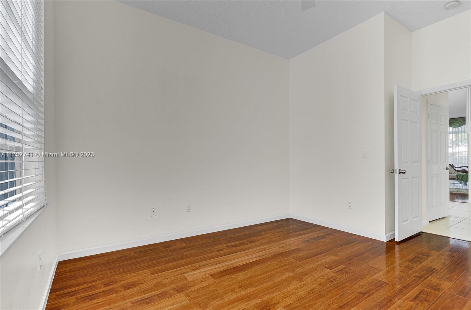 Listing Photo 9