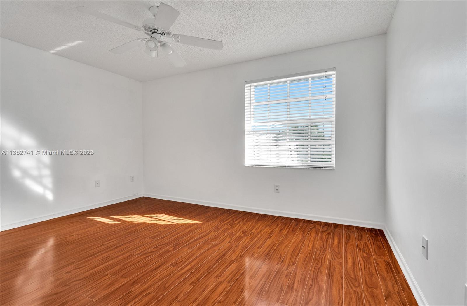 Listing Photo 29