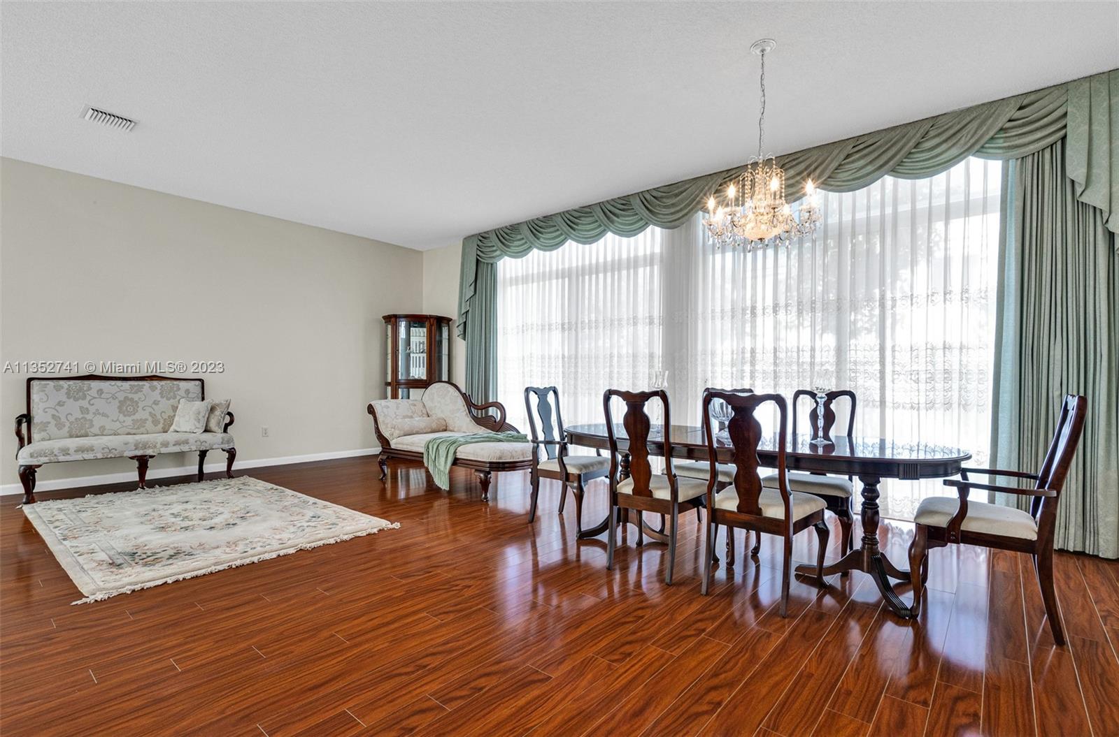 Listing Photo 6