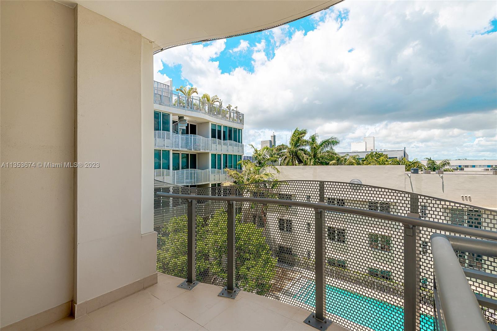 Listing Photo 12