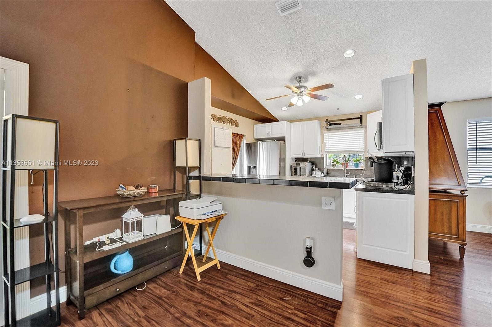 Listing Photo 14