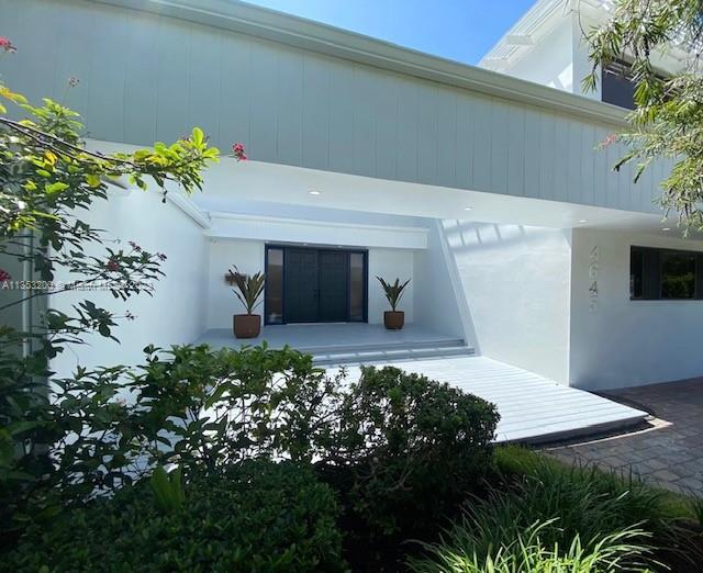 Photo 1 of 4645 Bay Rd in Miami Beach - MLS A11353200