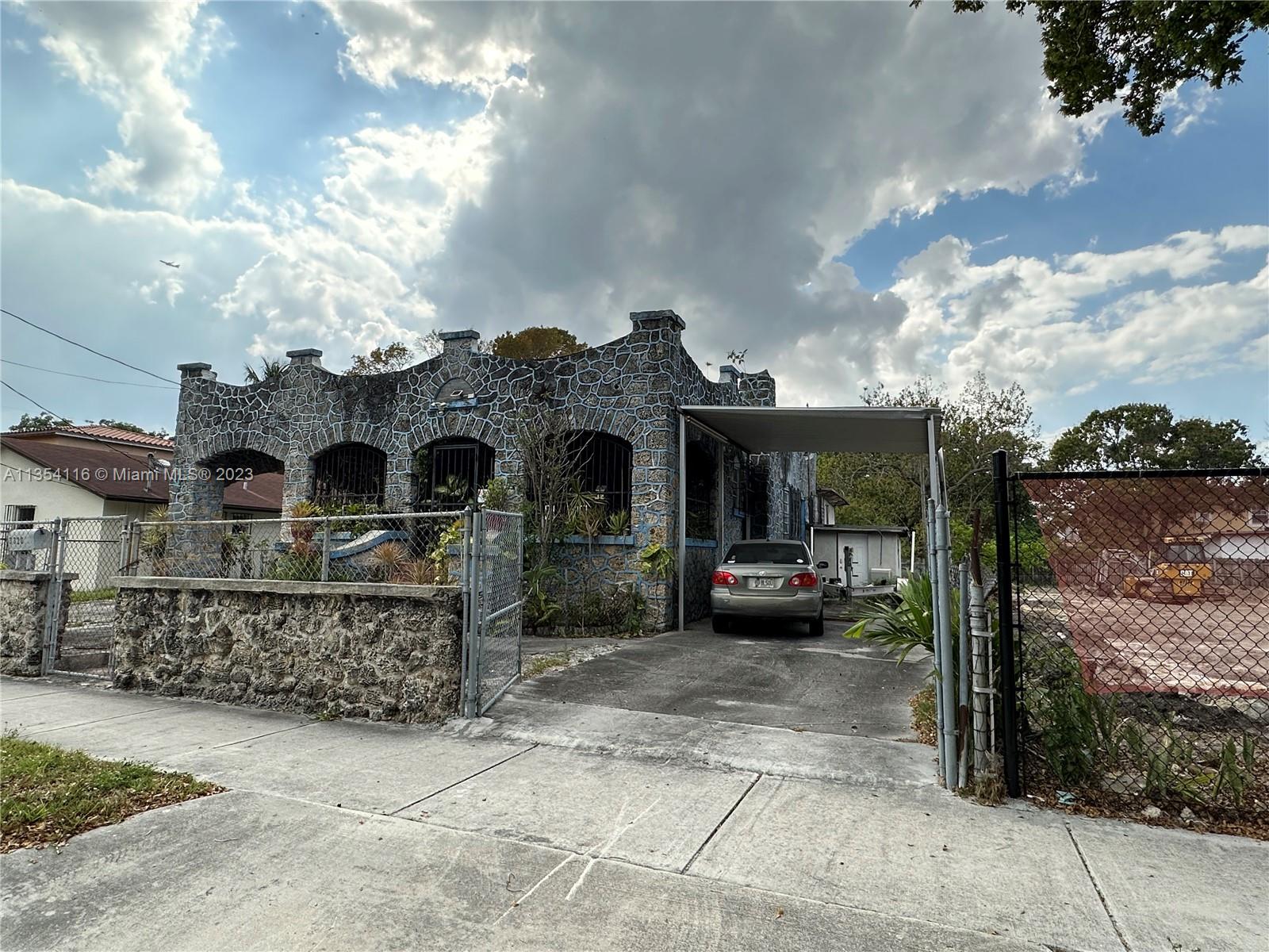 Photo 1 of 3320 5th Ave in Miami - MLS A11354116