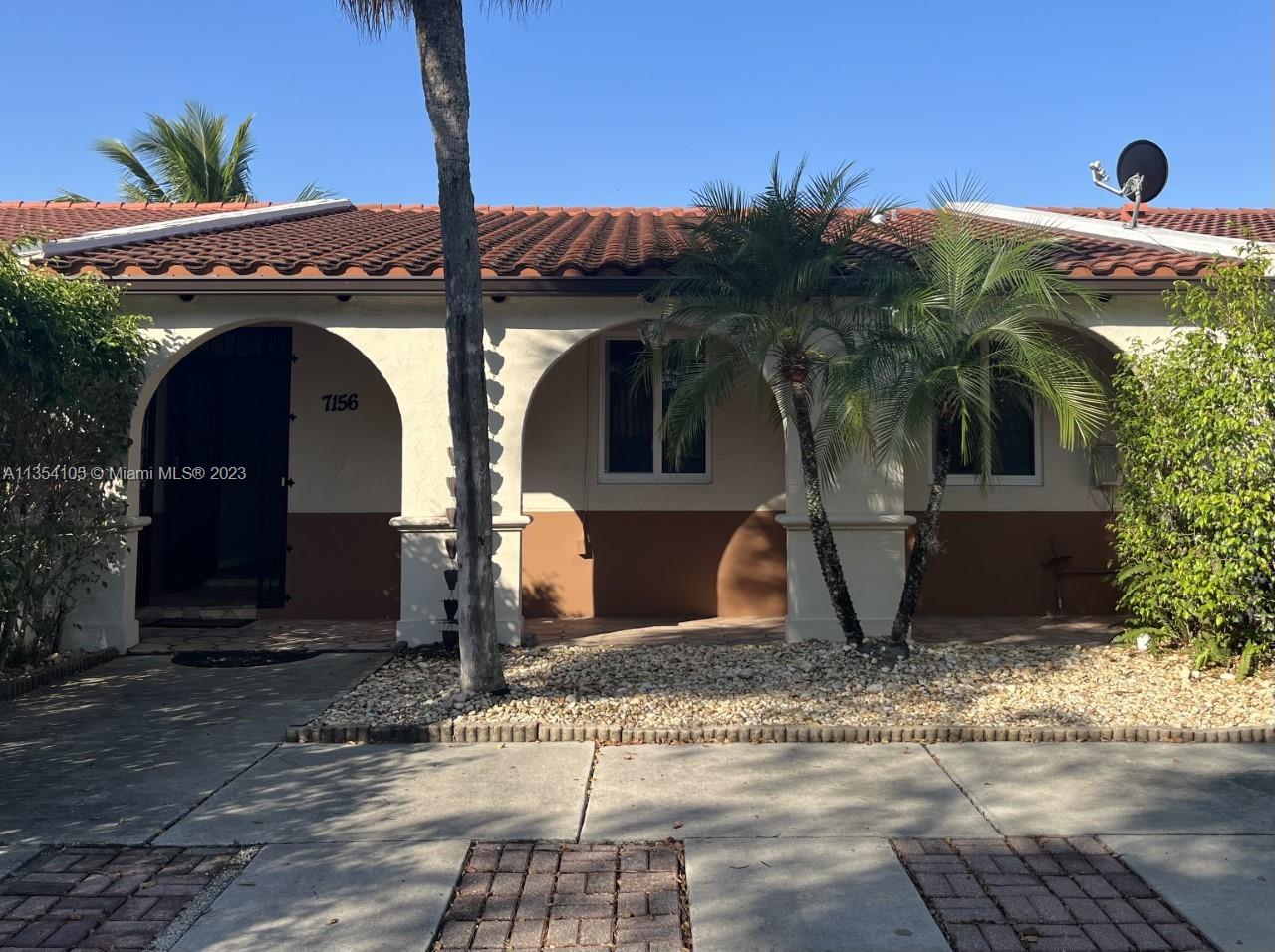 Photo 2 of 7156 Laurel Ln in Miami Lakes - MLS A11354105