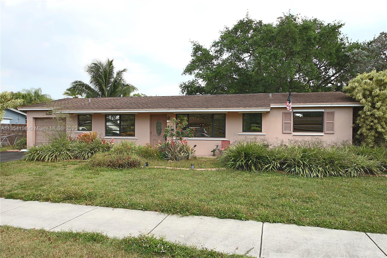 Photo 1 of 7261 138th Pl in Miami - MLS A11354196