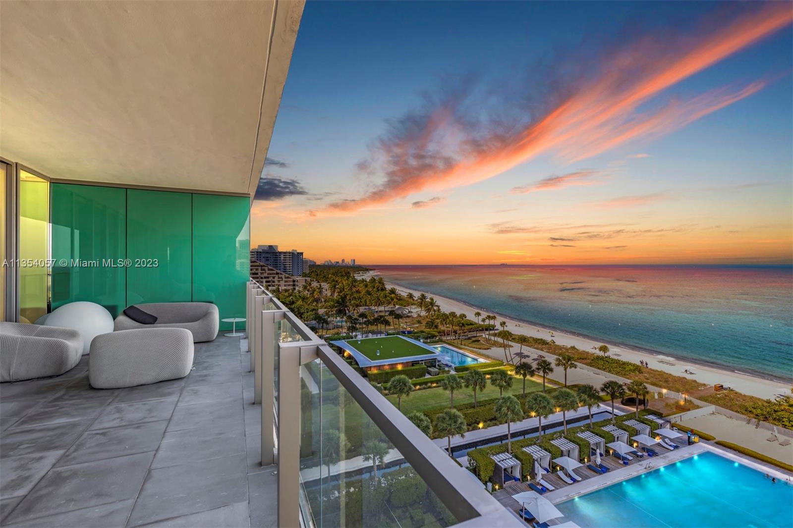 At OCEANA-KEY BISCAYNE you will enjoy the luxurious beach and sea lifestyle while being close to vibrant Miami, South Beach, Wynwood, Design District. This is a beautiful beachfront condo designed by architect and superyacht designer, Ramon Alonso of RADYCA studio fame, to incorporate the newest and most innovative as well as sustainable material. Nabuk Italian leather, open grain wood, natural stone, metal panels and reflective glass surfaces, Truly a work of art!