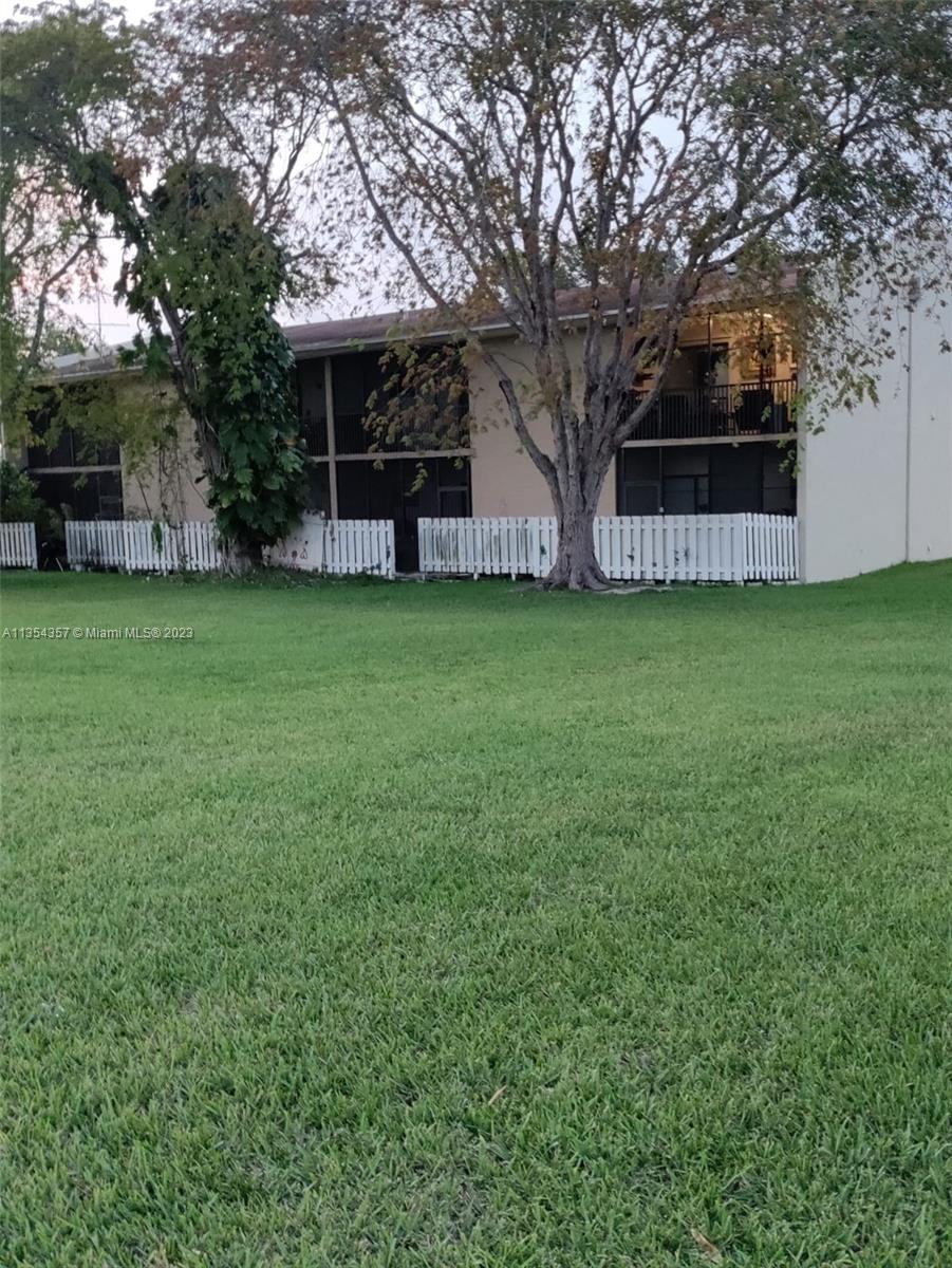 Spacious and comfortable first floor apartment with all the necessities for living in Cutler Bay.
2 bedrooms, 2 full bathdrooms, with laundry room . Steps from the pool, children park, tennis court, etc.
Good located close to the turnpike.
Unit occupied by tenant, only available for showing on Fridays, lease ends July 31.