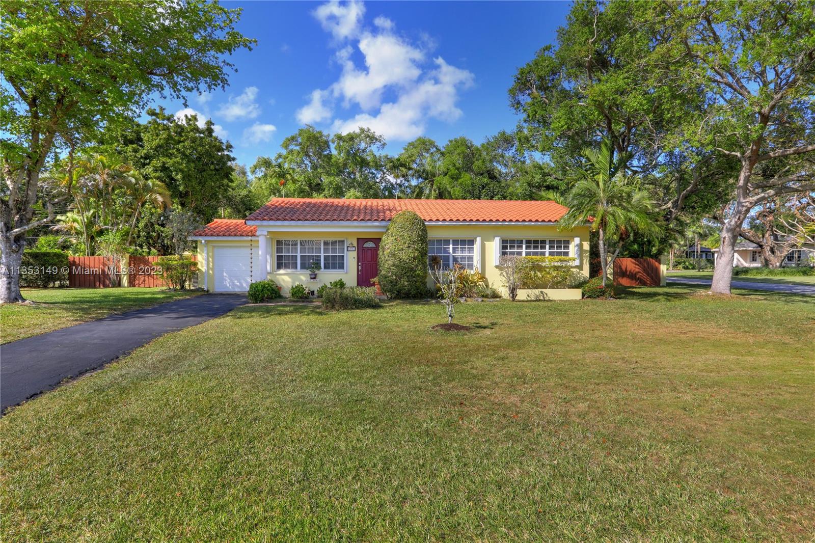 6981 SW 59th St  For Sale A11353149, FL