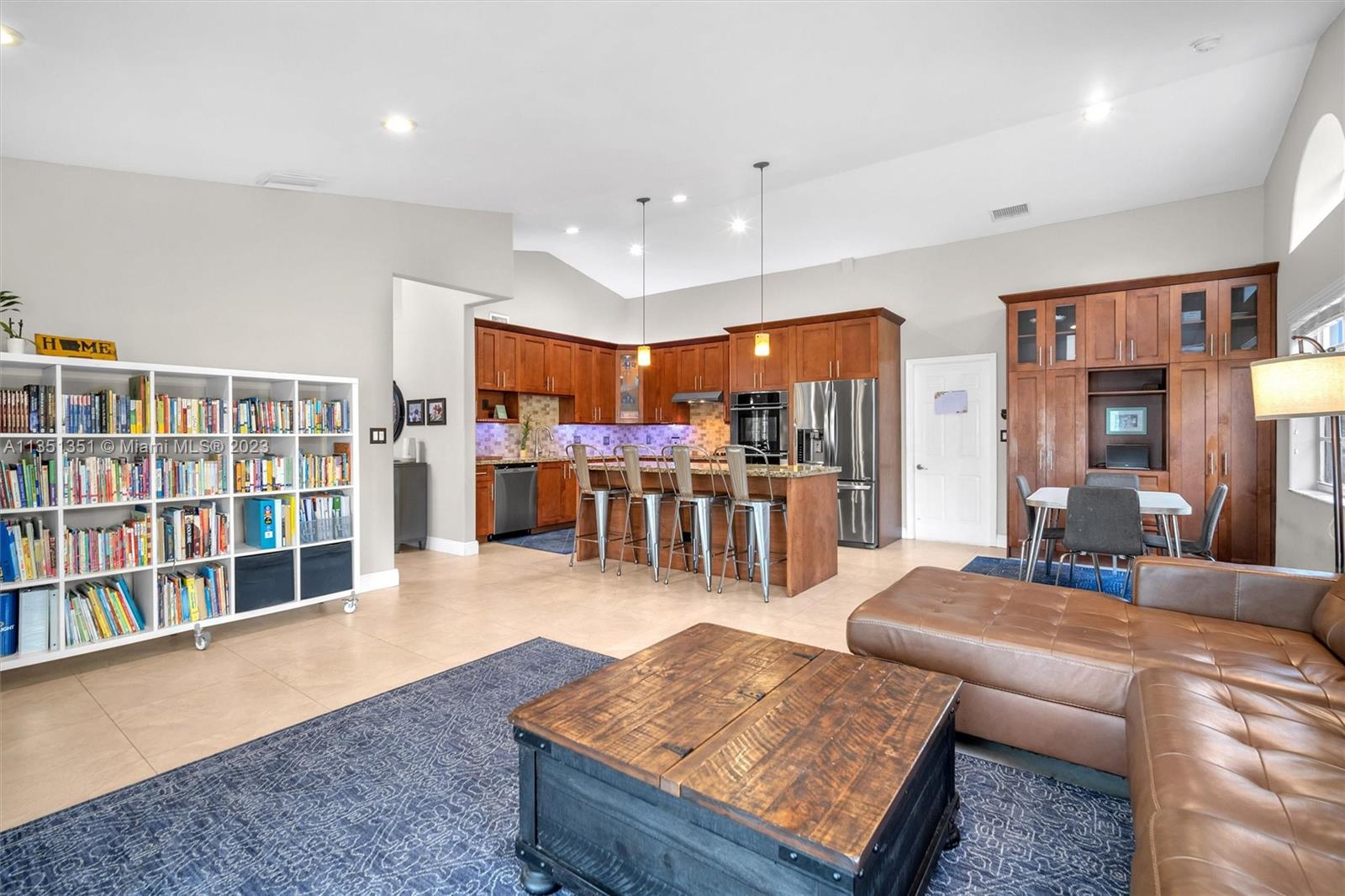Listing Photo 11