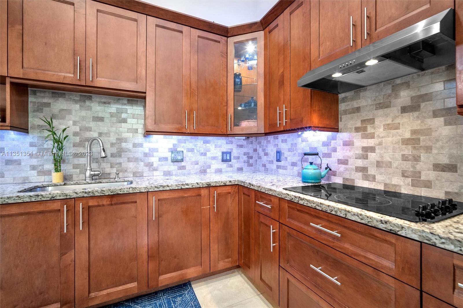 Listing Photo 8