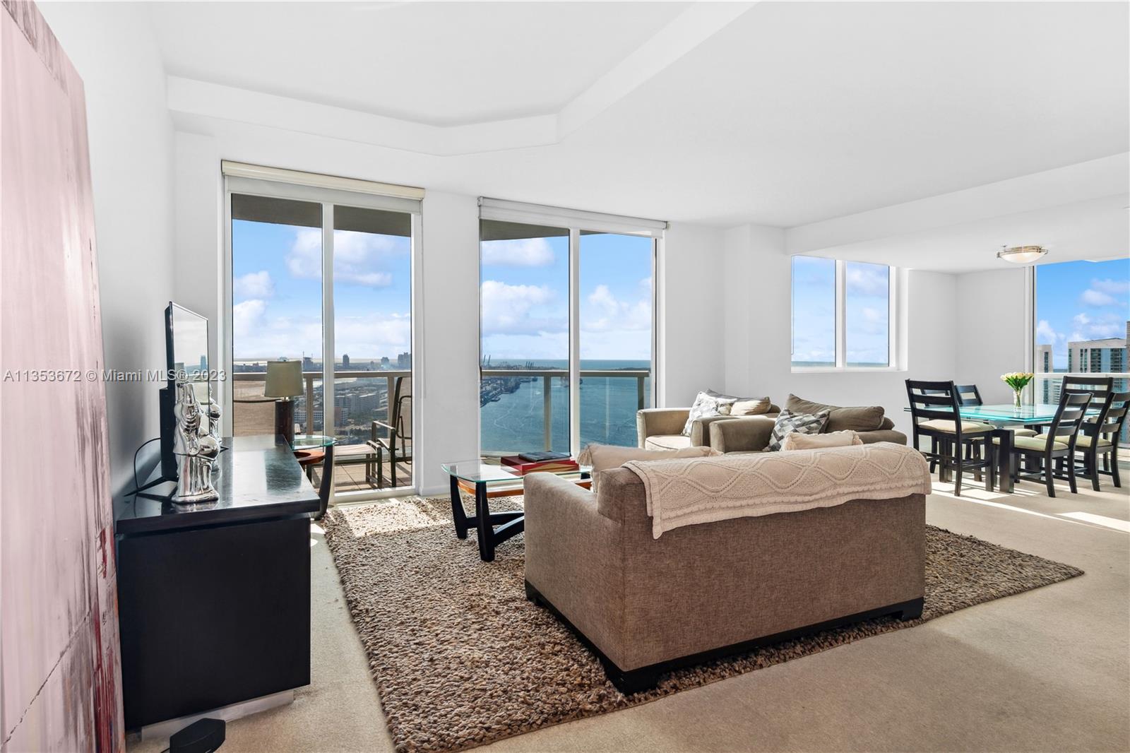 244 Biscayne Blvd 3903, Miami, FL 33132