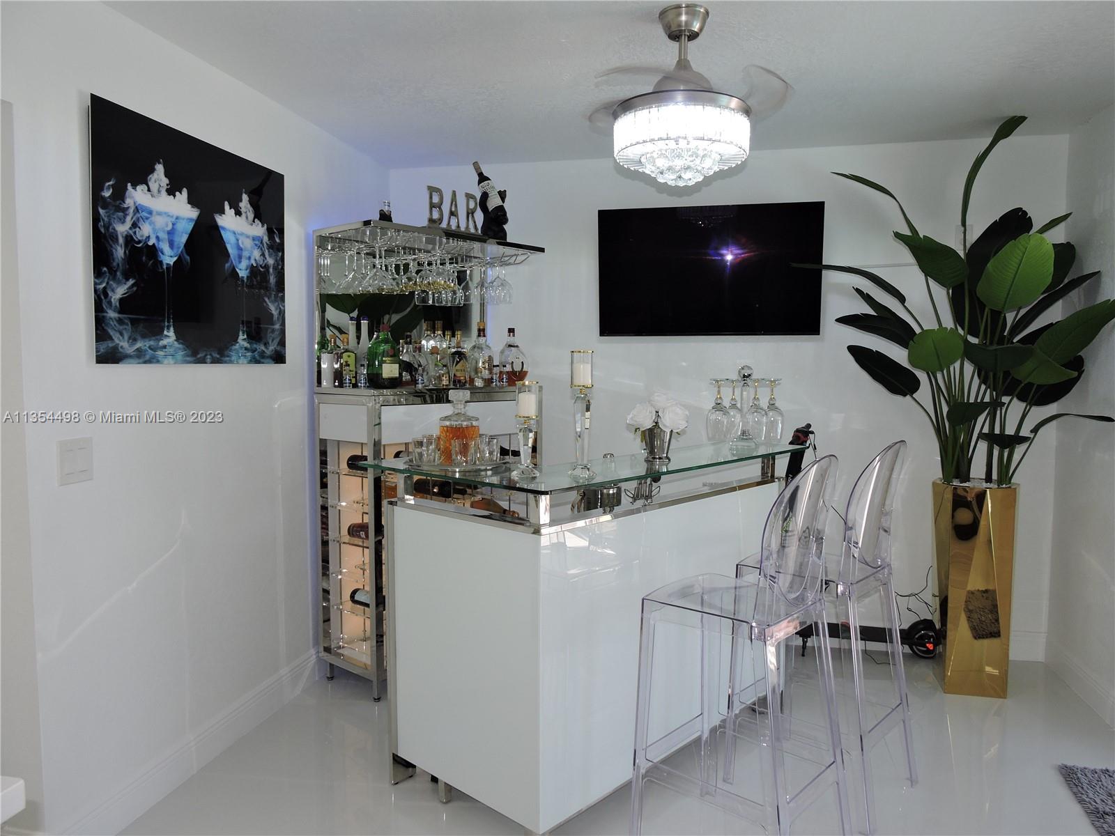 Listing Photo 9