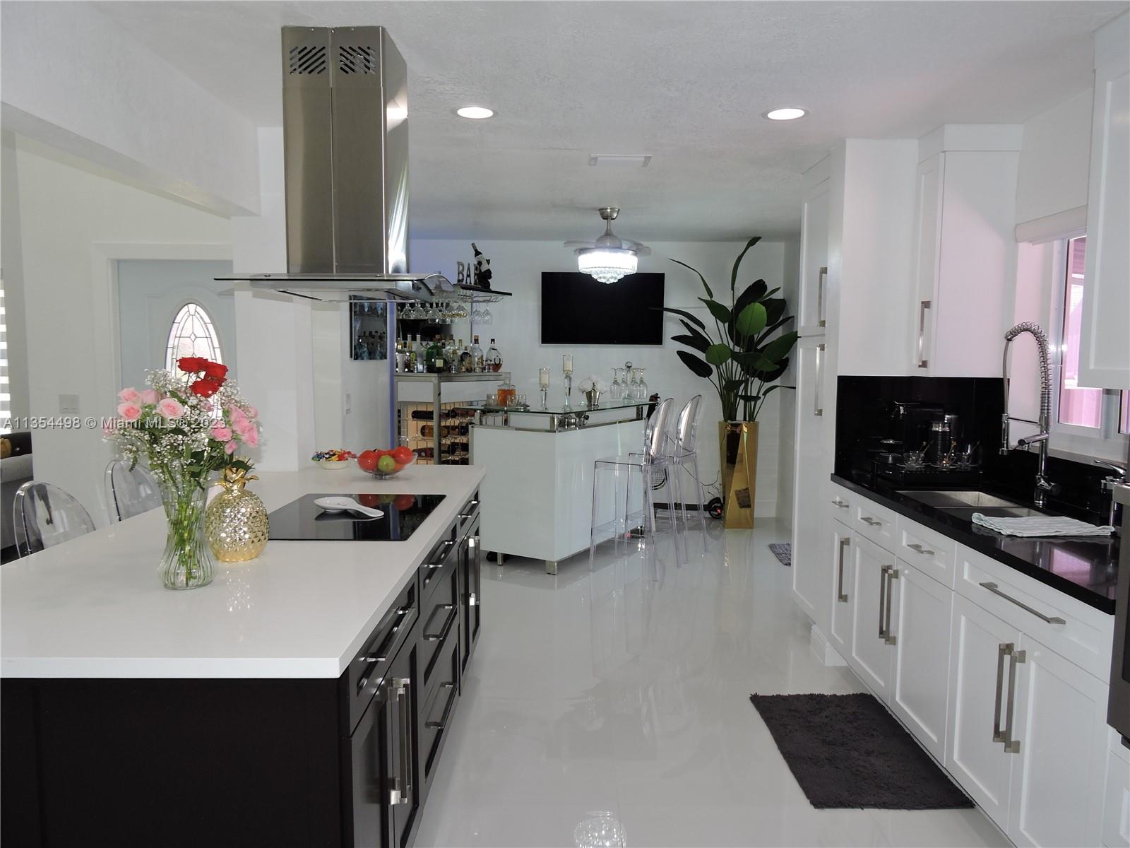 Listing Photo 10