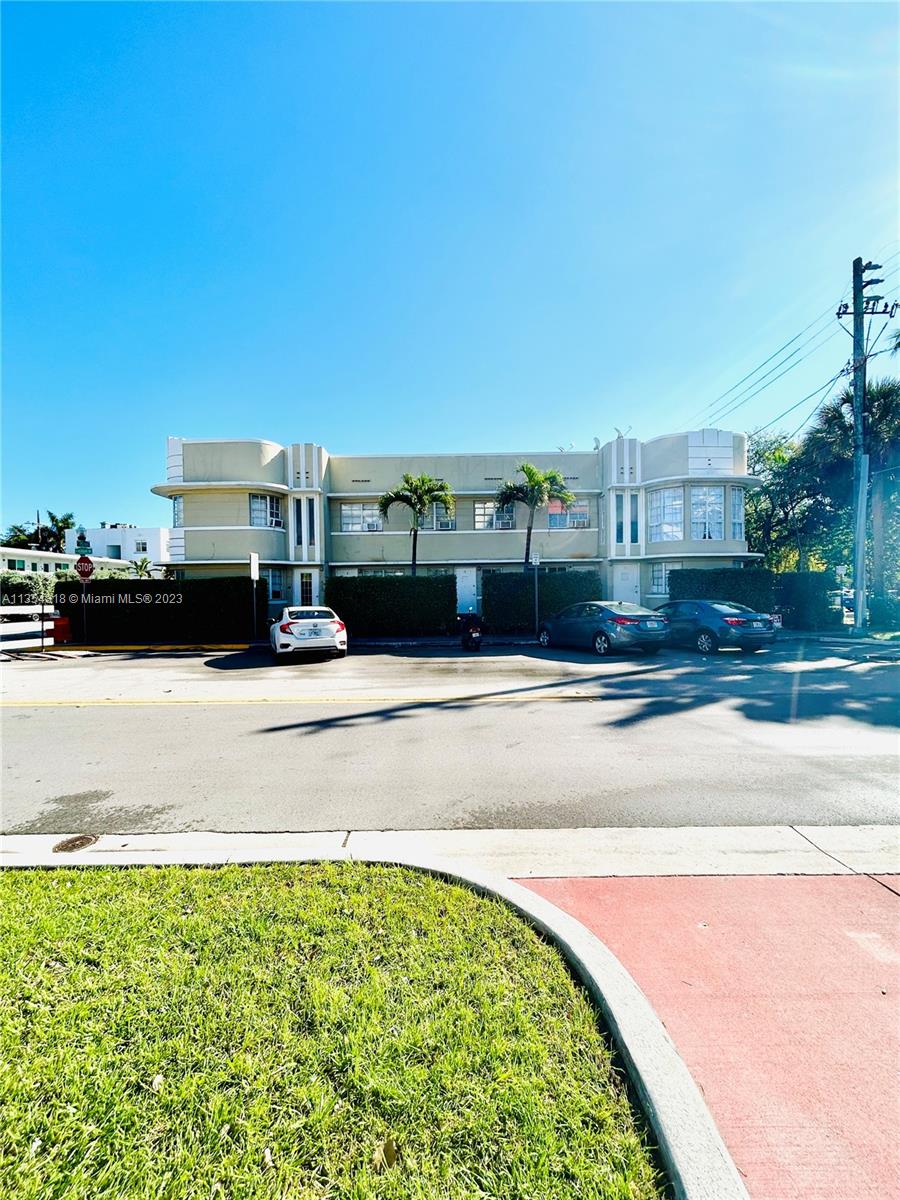 1455  Michigan Ave #12 For Sale A11354818, FL