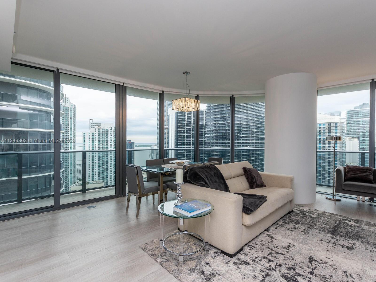 55 SW 9th St 3403, Miami, FL 33130