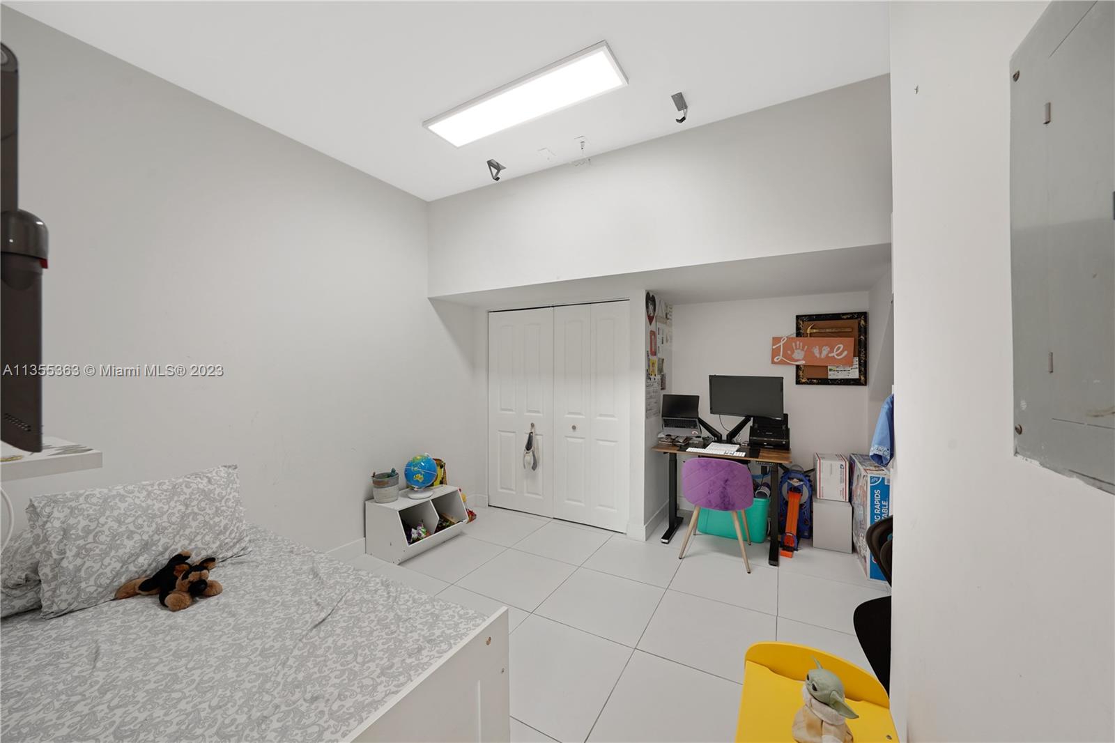 Listing Photo 12