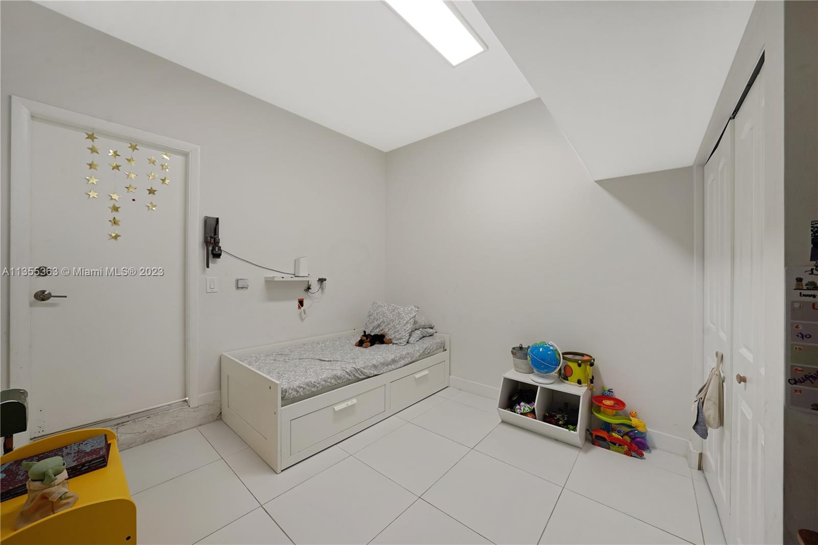 Listing Photo 14