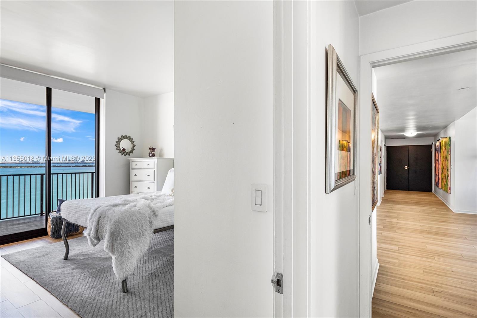 1000 Venetian Way 1403