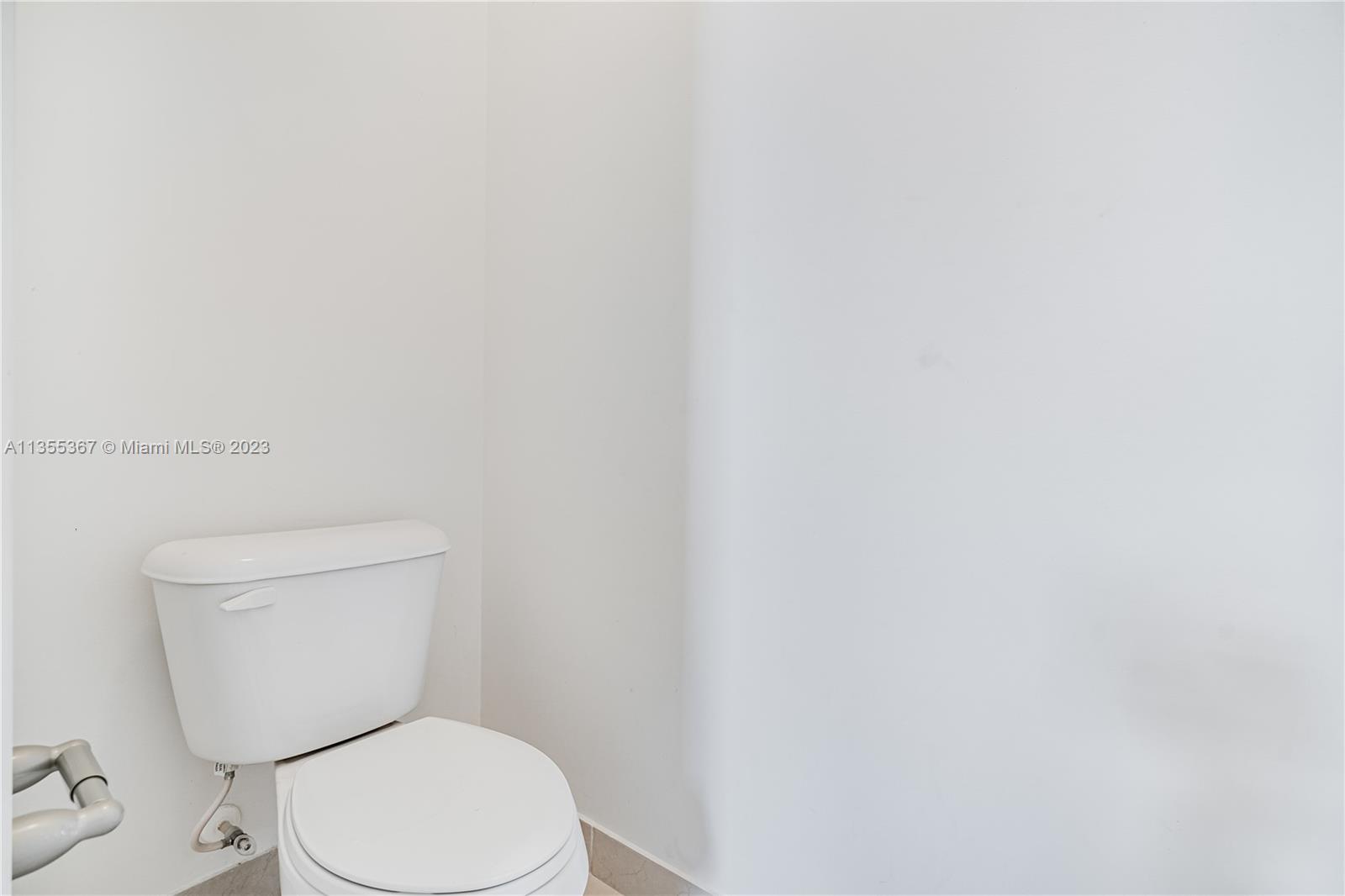 Listing Photo 14