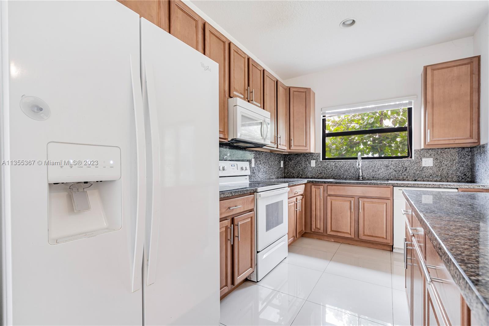 Listing Photo 8