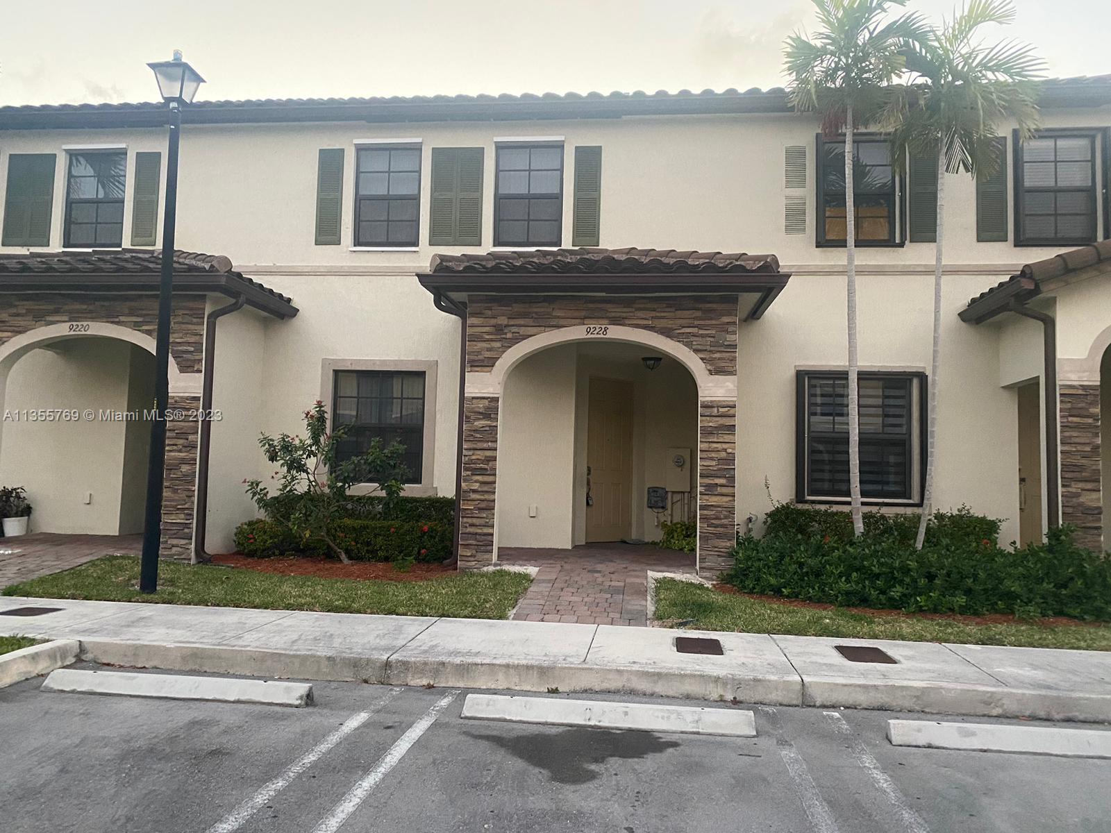 9228 W 33rd Way 9228, Hialeah, FL 33018