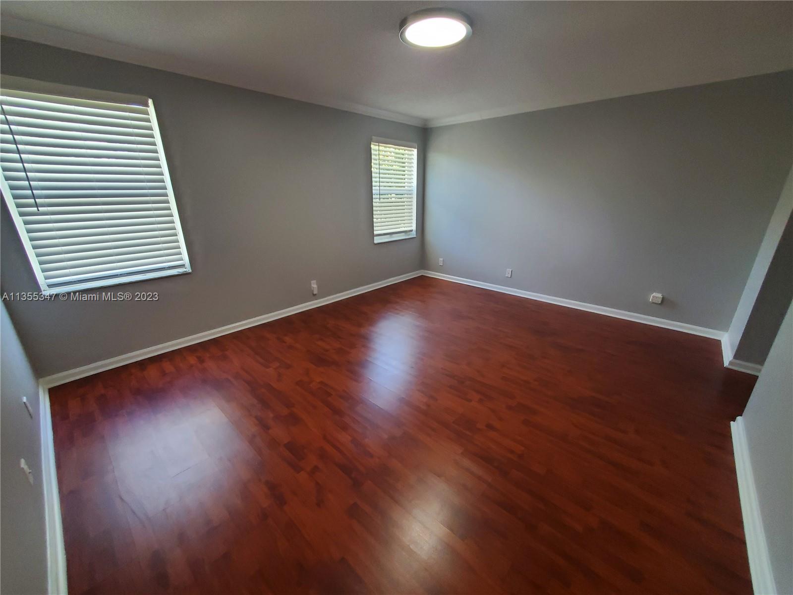 Listing Photo 17