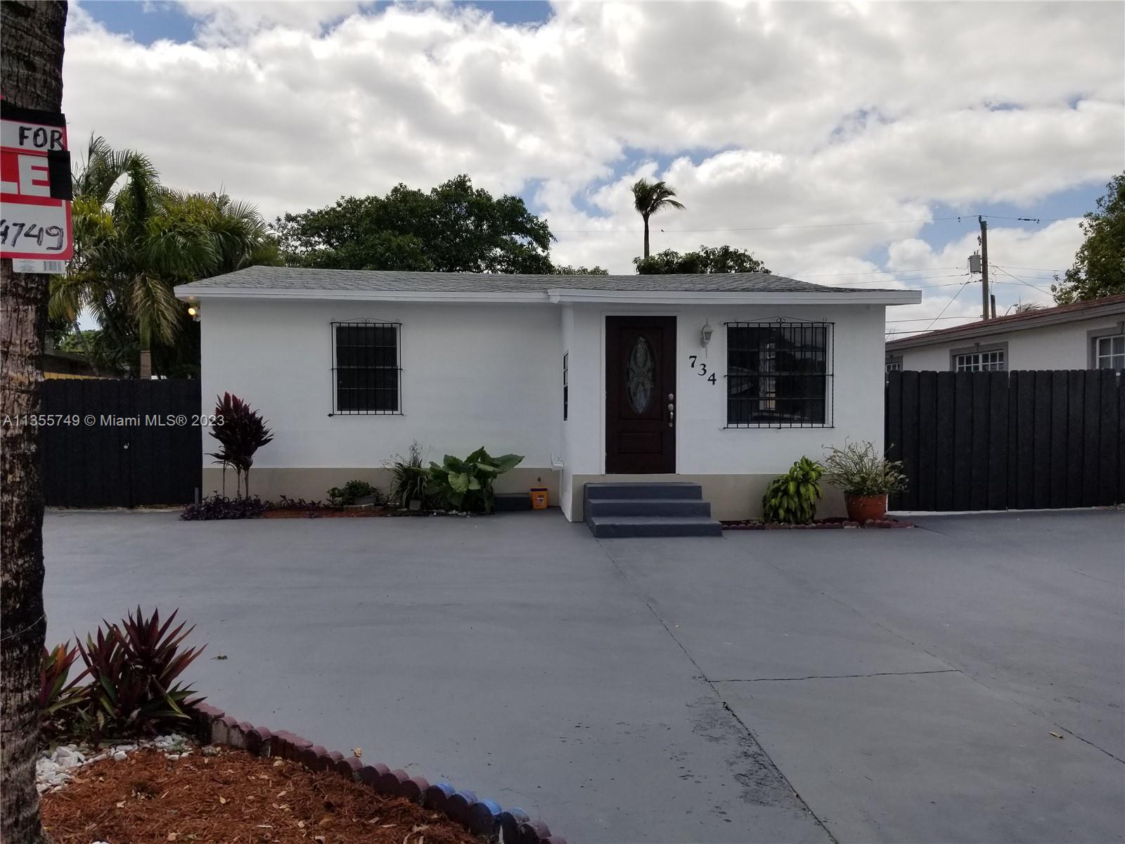 734 W 32nd St, Hialeah, FL 33012