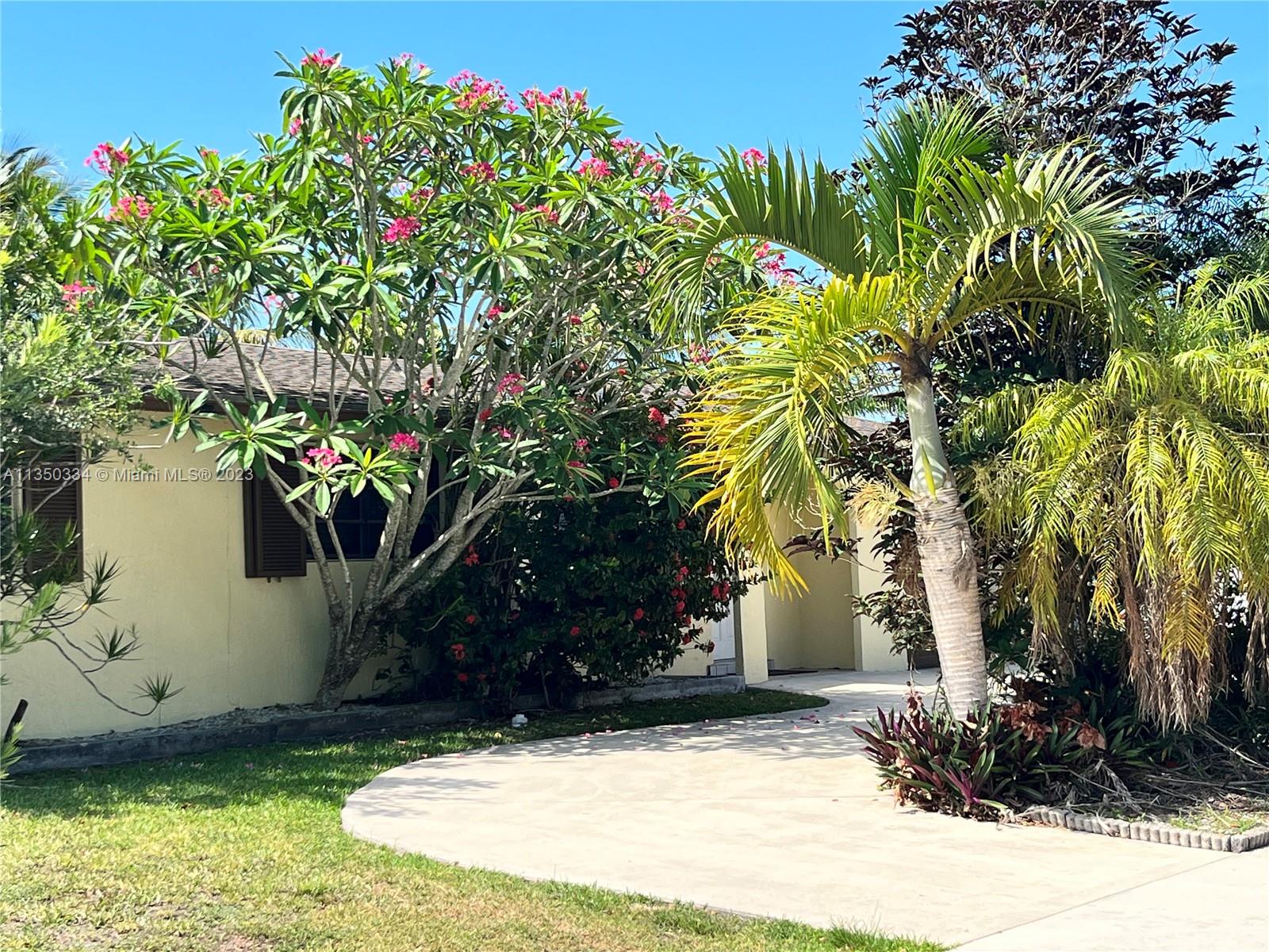 Beautiful 3 Bedrooms, 2 Bathrooms single family home in Whispering Pines with Pool and Garage. Large private fenced backyard with screened pool. Fully upgraded kitchen and bathrooms. Available for immediate occupancy.