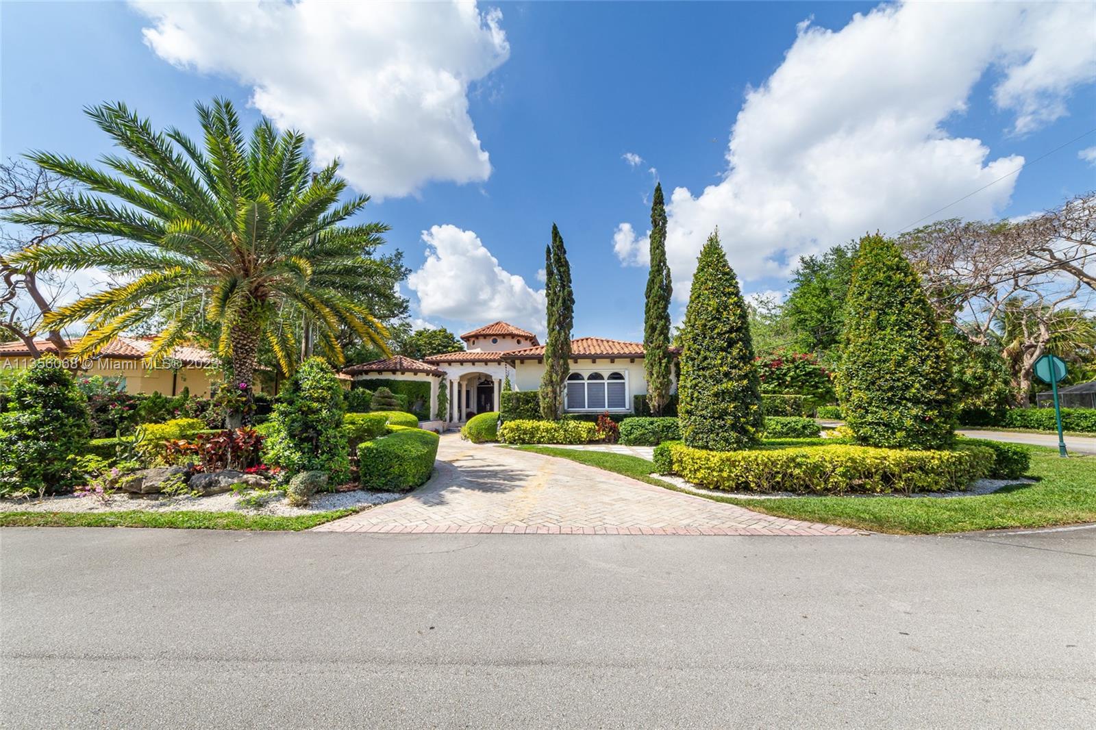 13400 SW 83rd Ave  For Sale A11356068, FL