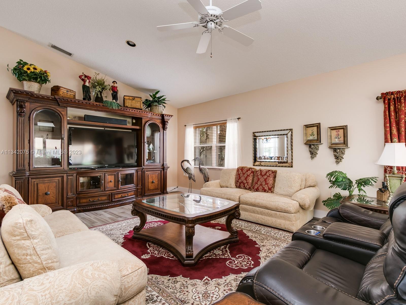 Listing Photo 19