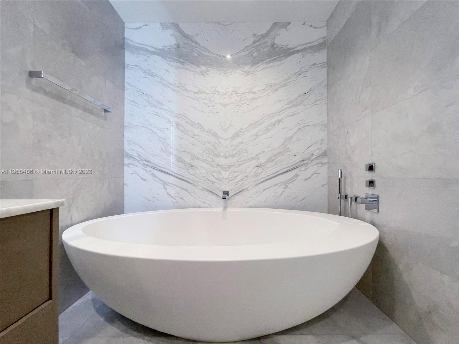 Tub in master bathroom