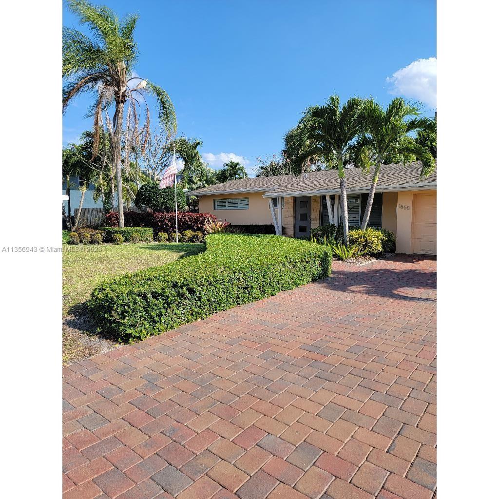 1858 NE 34th St, Oakland Park, FL 33306