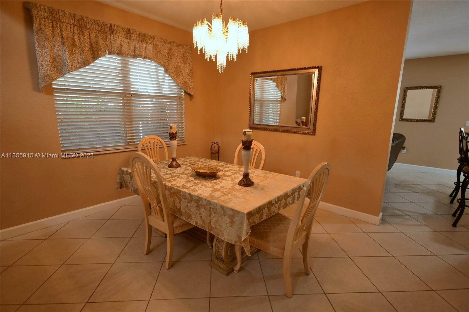 Listing Photo 12