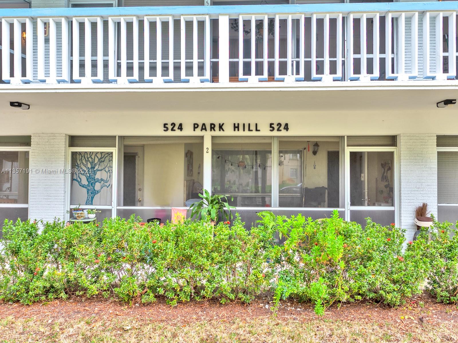 524 S Luna Ct #4 For Sale A11357191, FL
