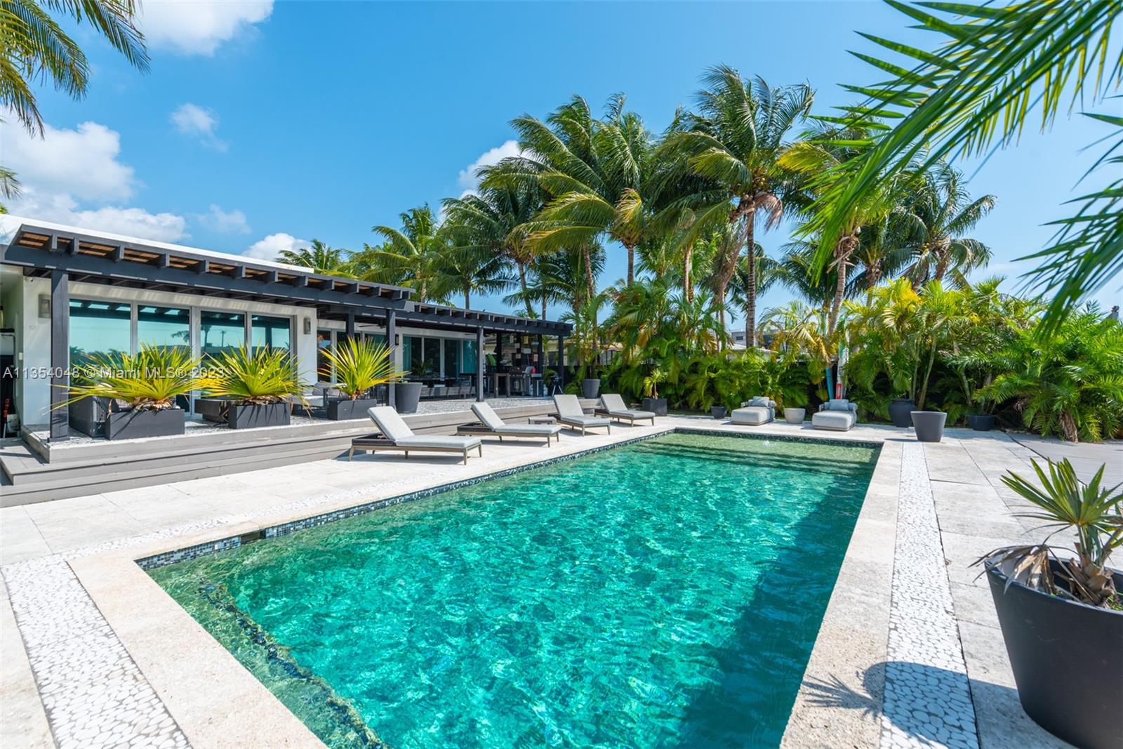 970 S Shore Dr  For Sale A11354048, FL