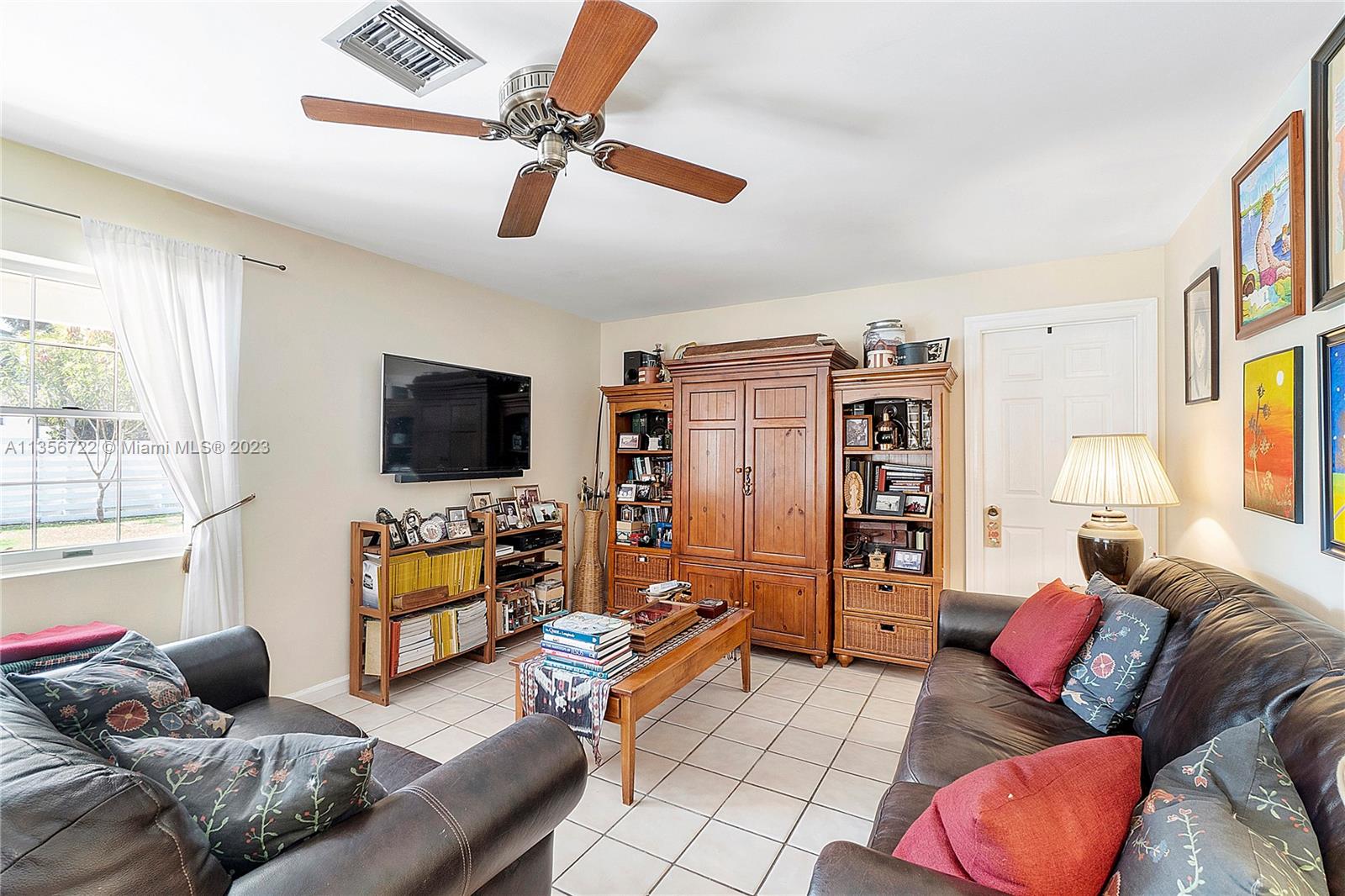 Listing Photo 10