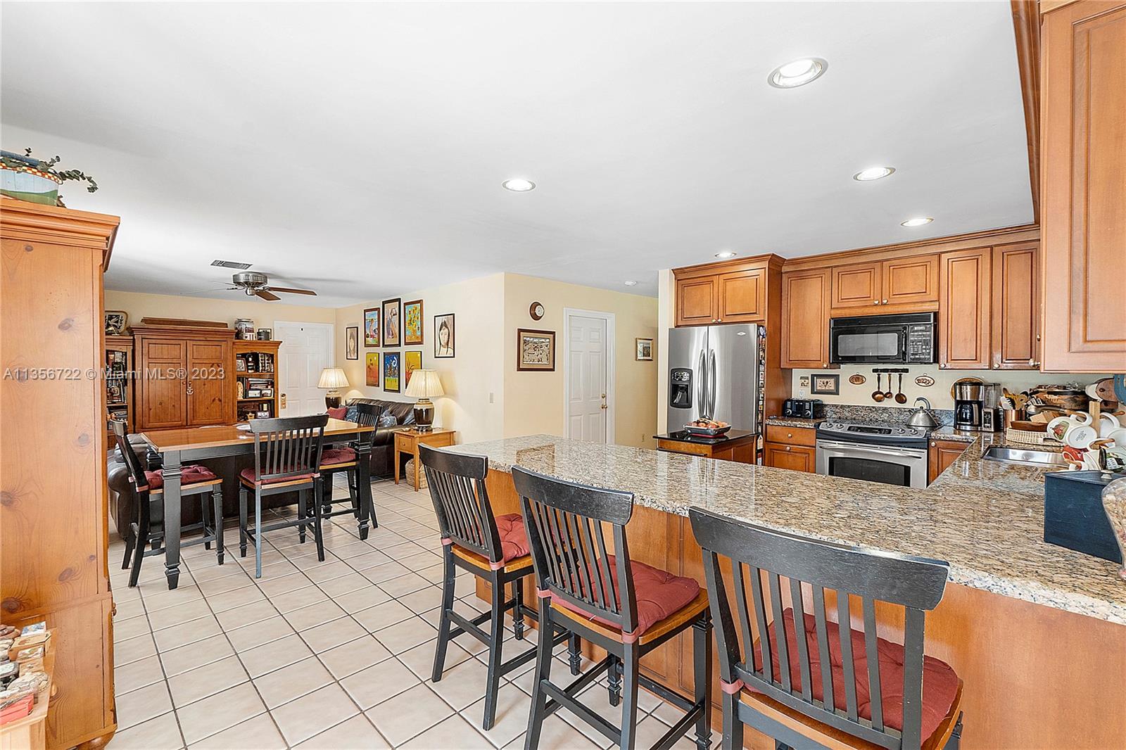 Listing Photo 8